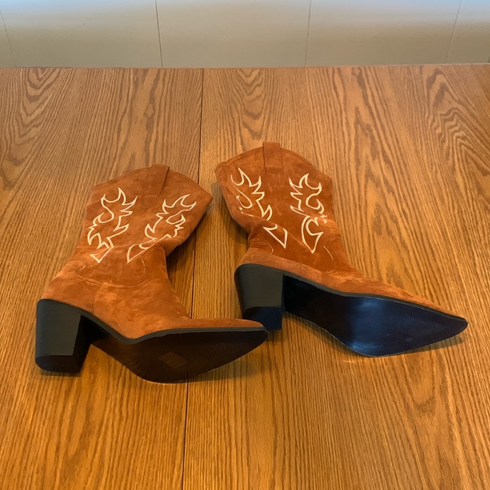 SHEIN boots.  BROWN.  Size 41.  NEW!
